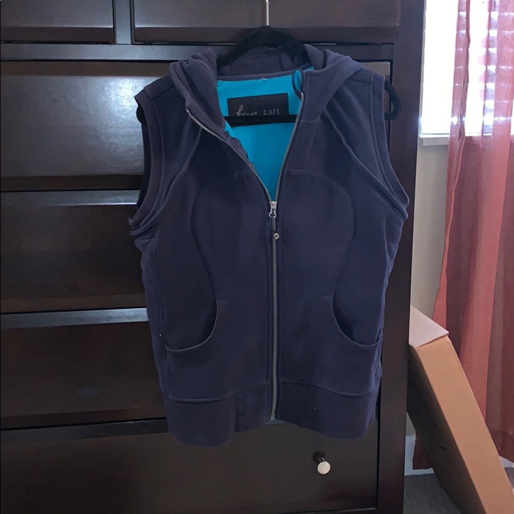 Lululemon Scuba Jacket w/ Removable Sleeves - Picture 3 of 4